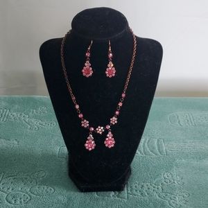Beautiful Vintage look Necklace Set